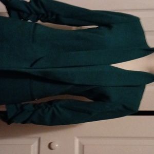 Women's dkny blazer half sleeved with kink size 2